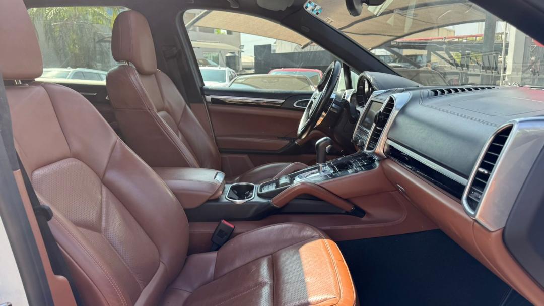 Porsche CAYENNE S HYBRID 2016