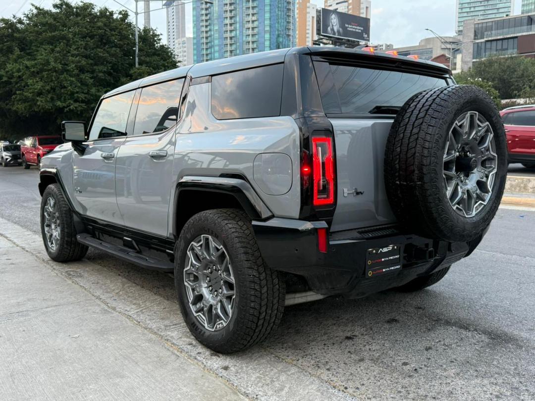 Hummer H2 SUV 2025