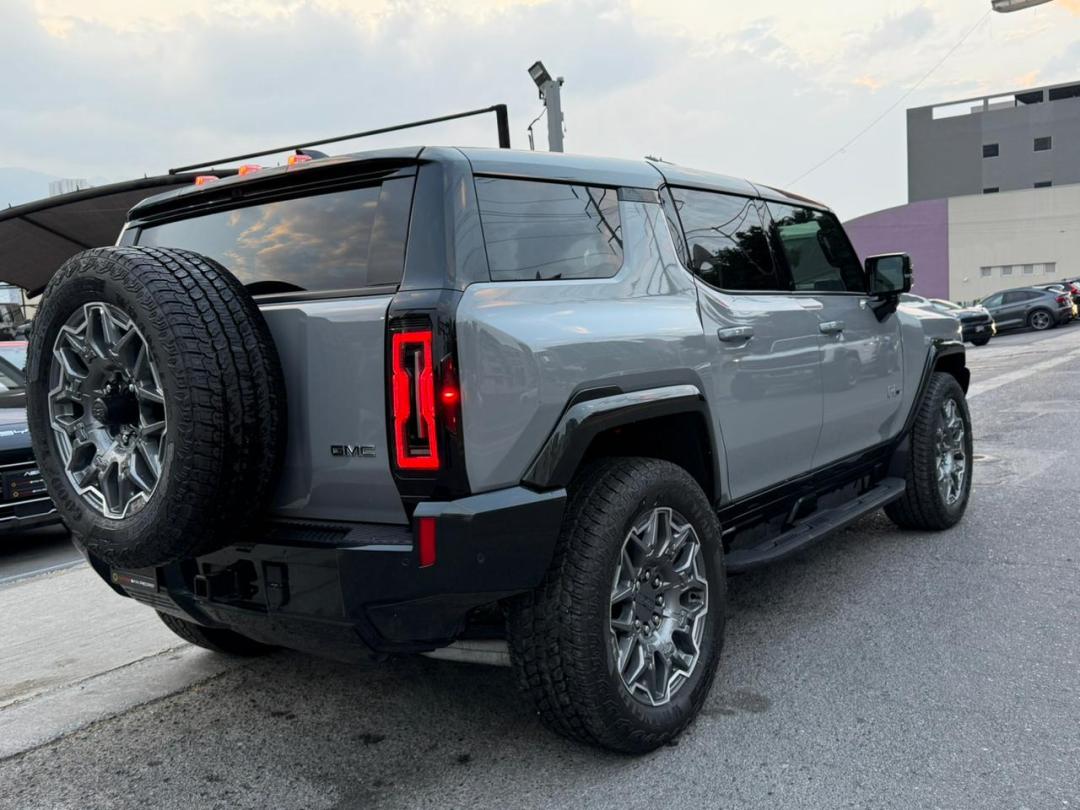 Hummer H2 SUV 2025