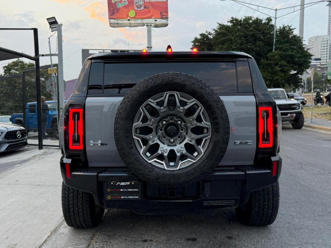 Hummer H2 SUV 2025