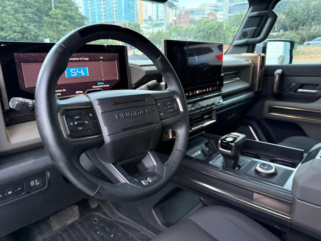 Hummer H2 SUV 2025
