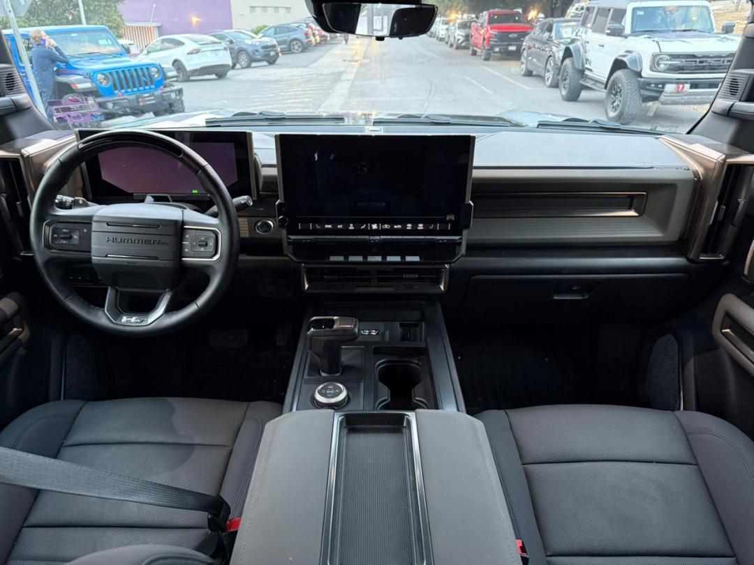 Hummer H2 SUV 2025