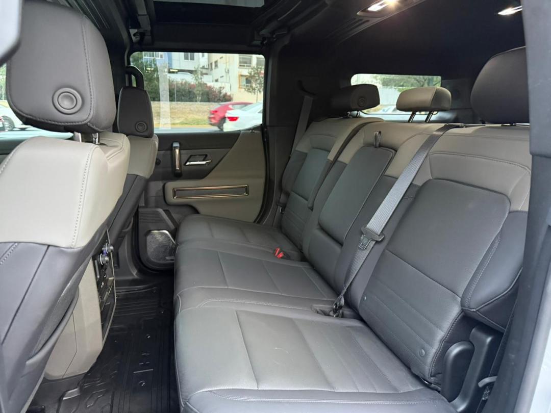 Hummer H2 SUV 2025