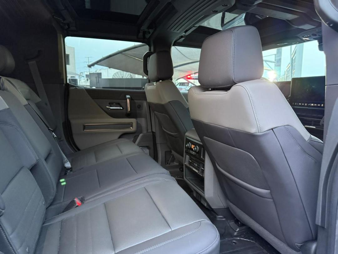 Hummer H2 SUV 2025