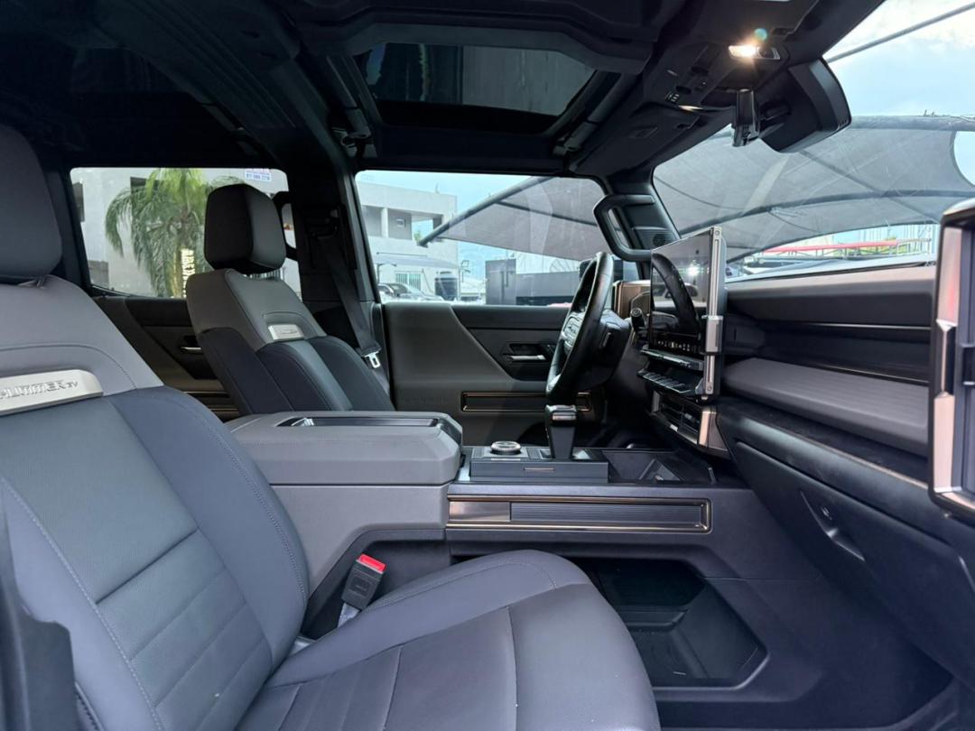 Hummer H2 SUV 2025