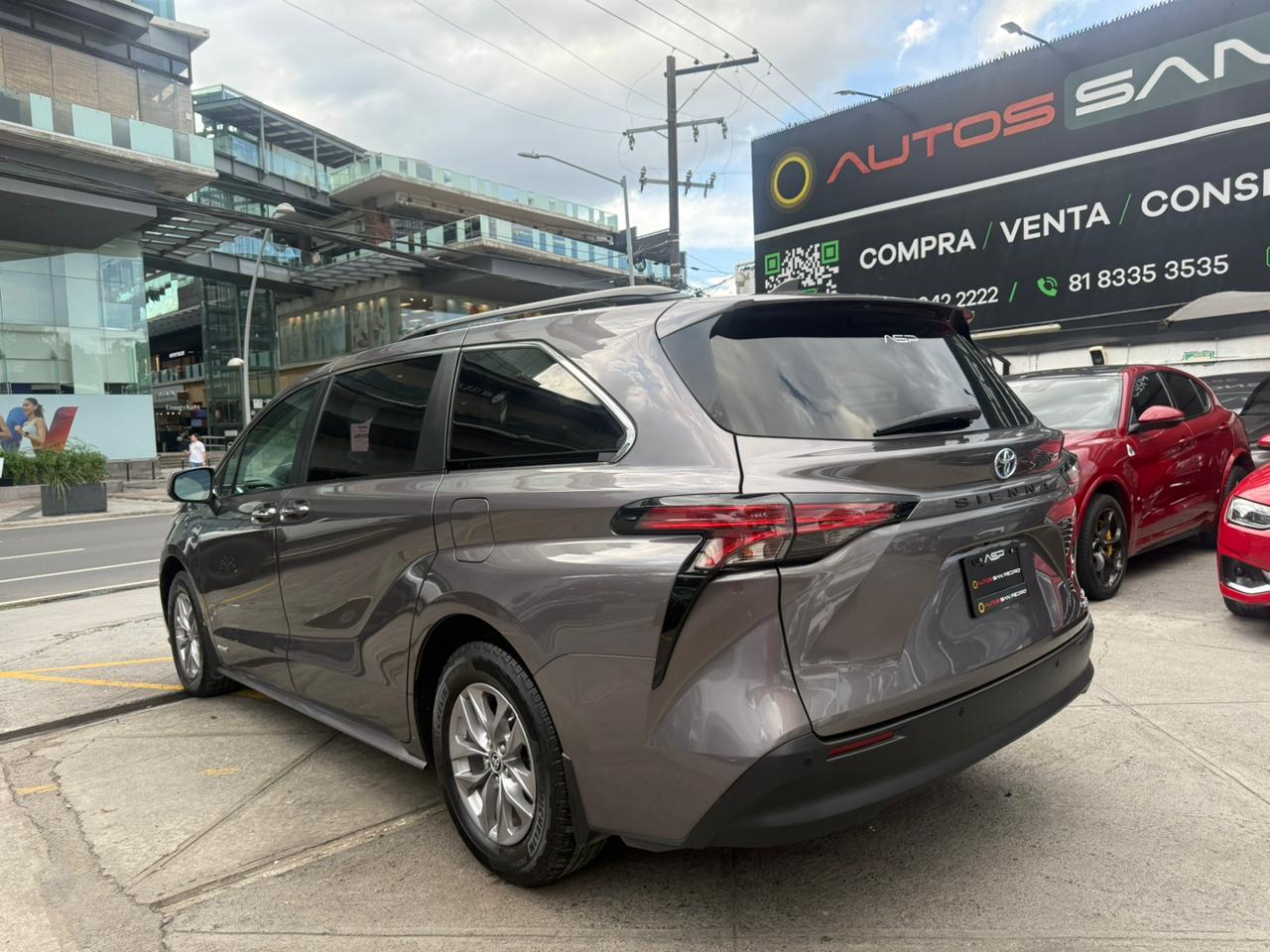 SIENNA XLE HYBRID