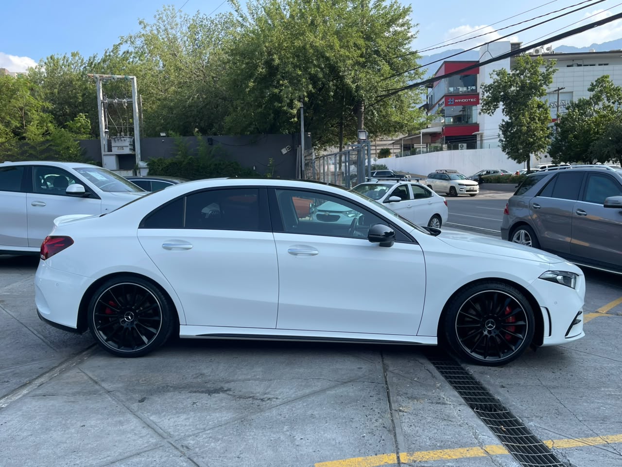 A 35 AMG 4MATIC
