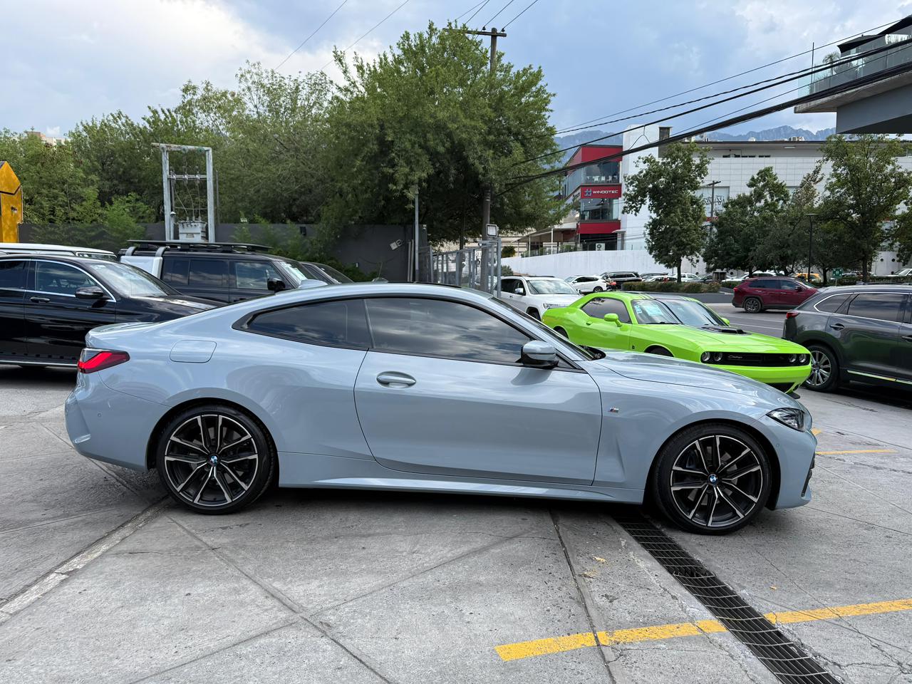 430i