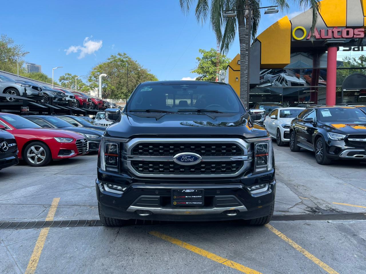 LOBO PLATINUM CREW CAB 4X4