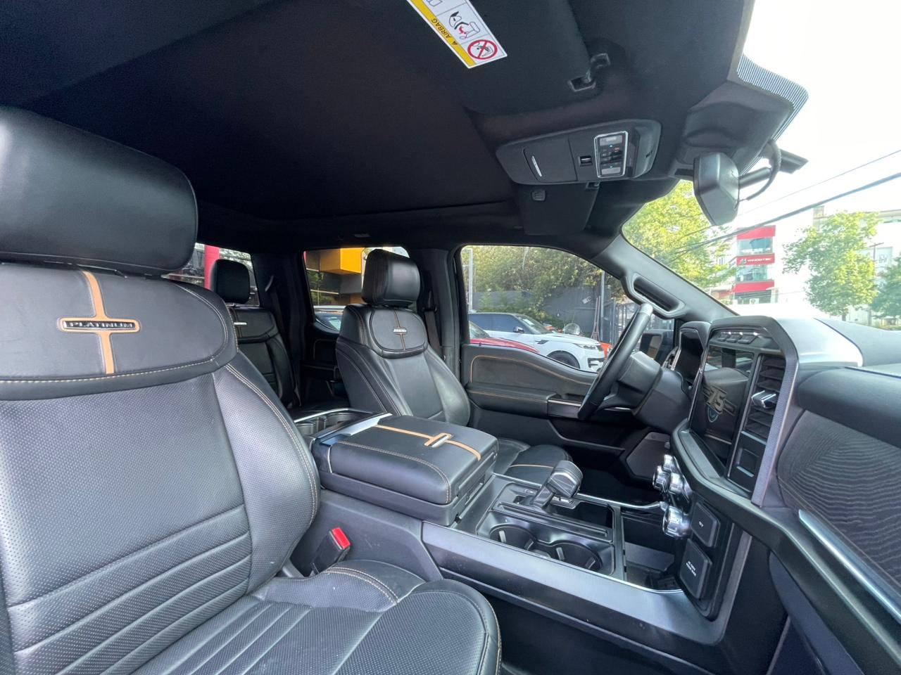 LOBO PLATINUM CREW CAB 4X4