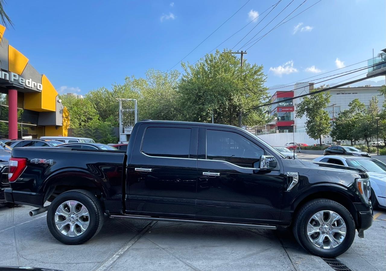 LOBO PLATINUM CREW CAB 4X4