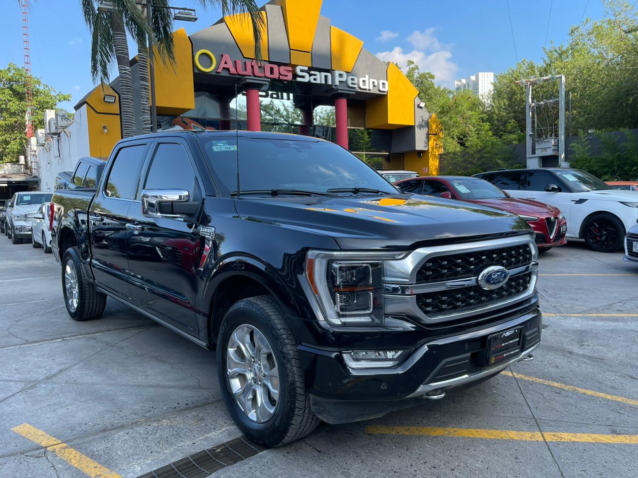 LOBO PLATINUM CREW CAB 4X4