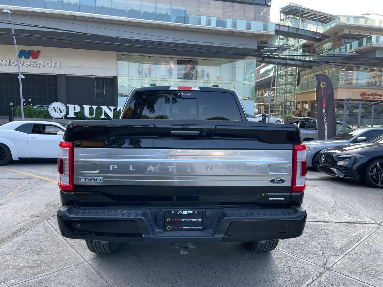 LOBO PLATINUM CREW CAB 4X4