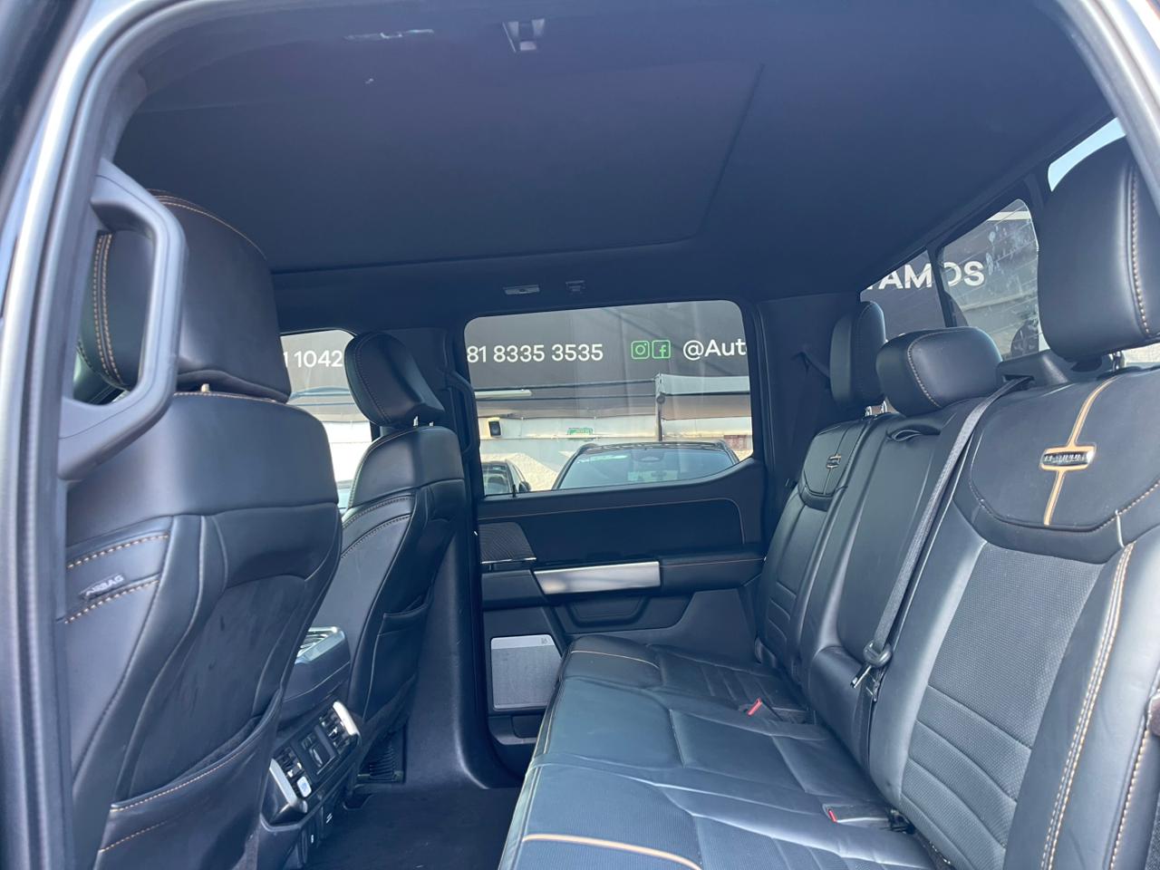 LOBO PLATINUM CREW CAB 4X4