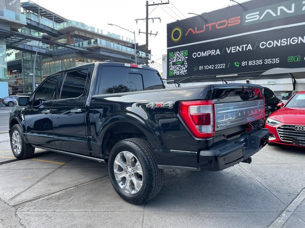 LOBO PLATINUM CREW CAB 4X4