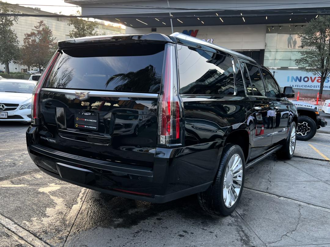 Cadillac ESCALADE 2018