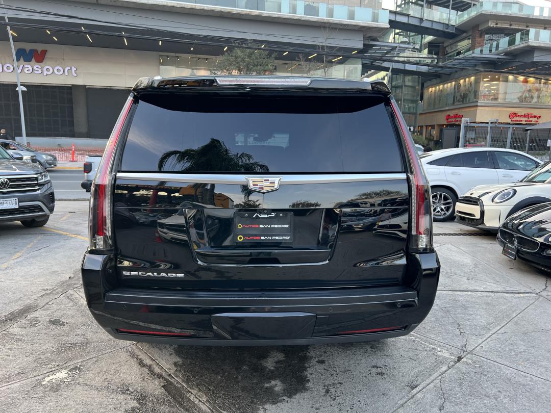 Cadillac ESCALADE 2018