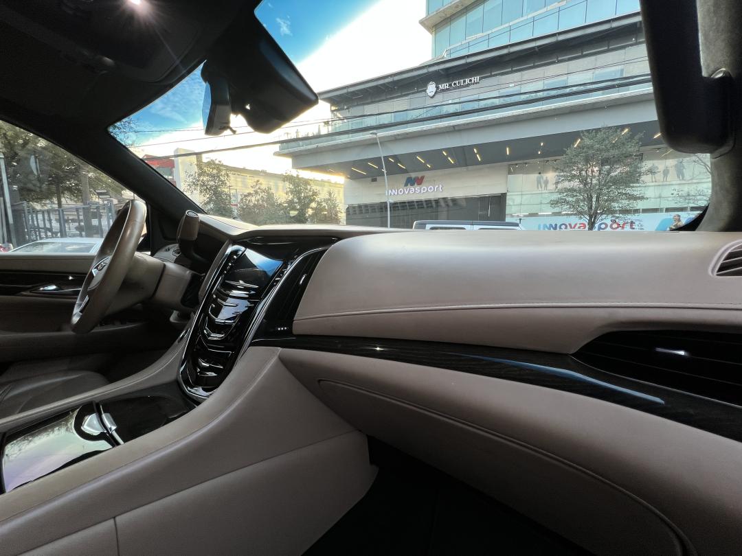 Cadillac ESCALADE 2018