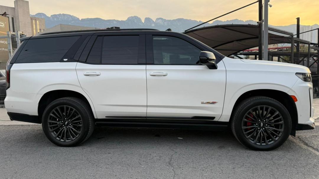 Cadillac ESCALADE V SPORT 4WD 2024