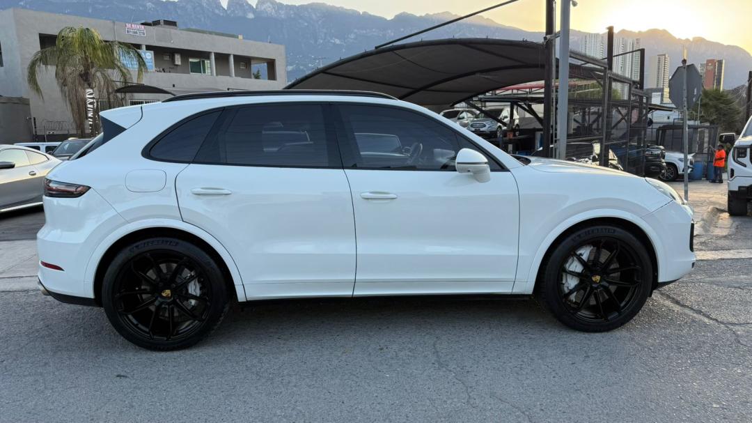 Porsche CAYENNE TURBO 2018