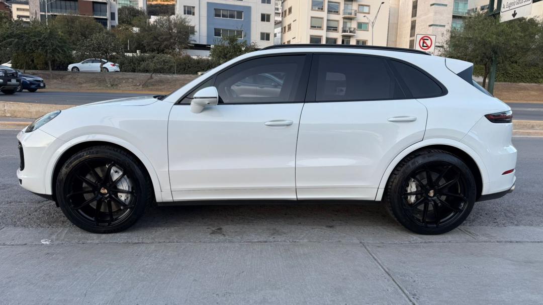 Porsche CAYENNE TURBO 2018