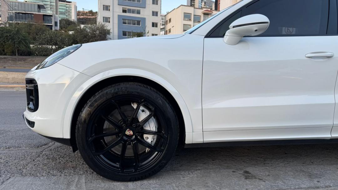 Porsche CAYENNE TURBO 2018