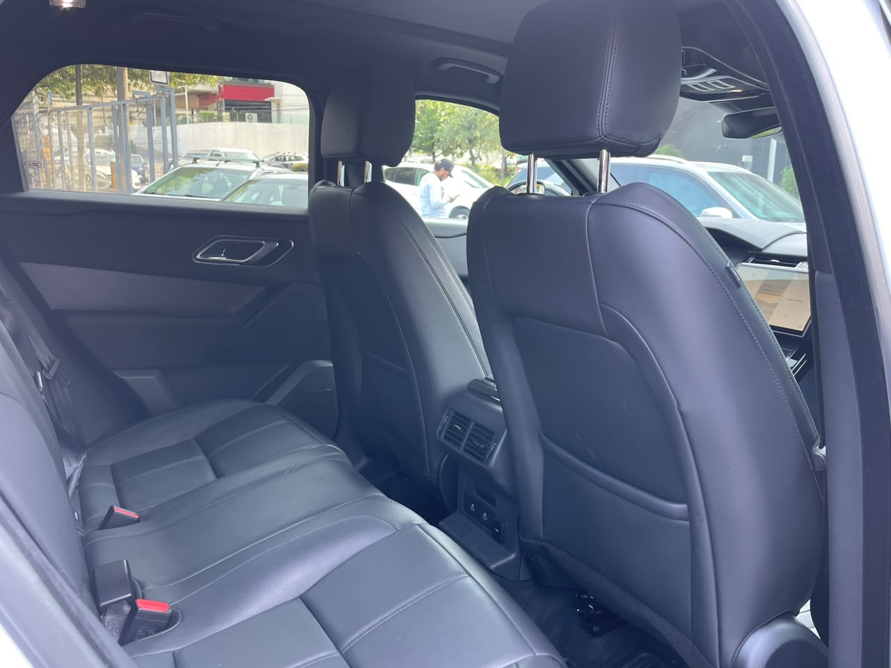 RANGE ROVER VELAR R DYNAMIC SE 404PS HEV