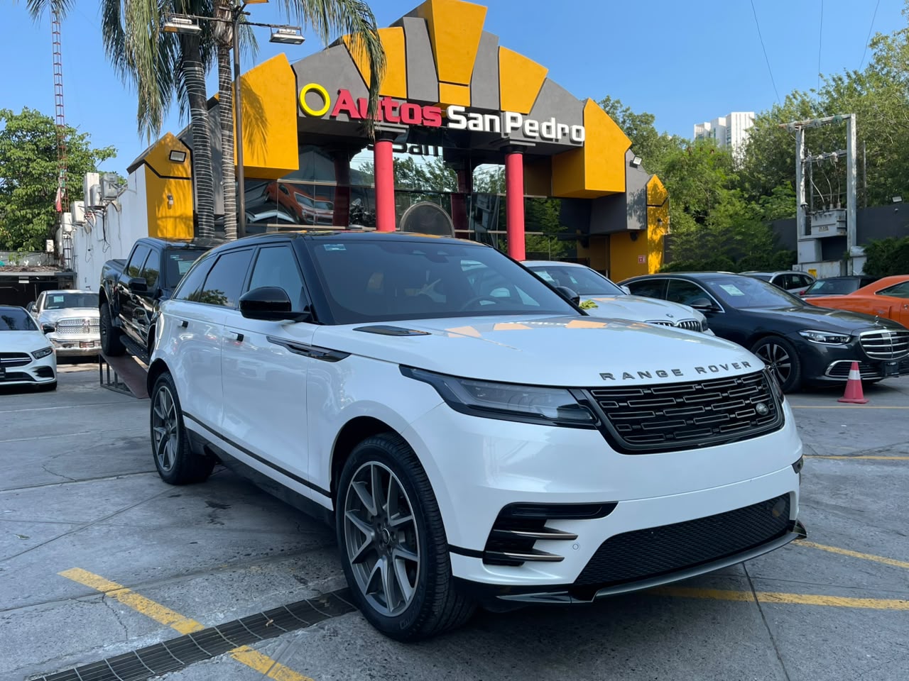 RANGE ROVER VELAR R DYNAMIC SE 404PS HEV