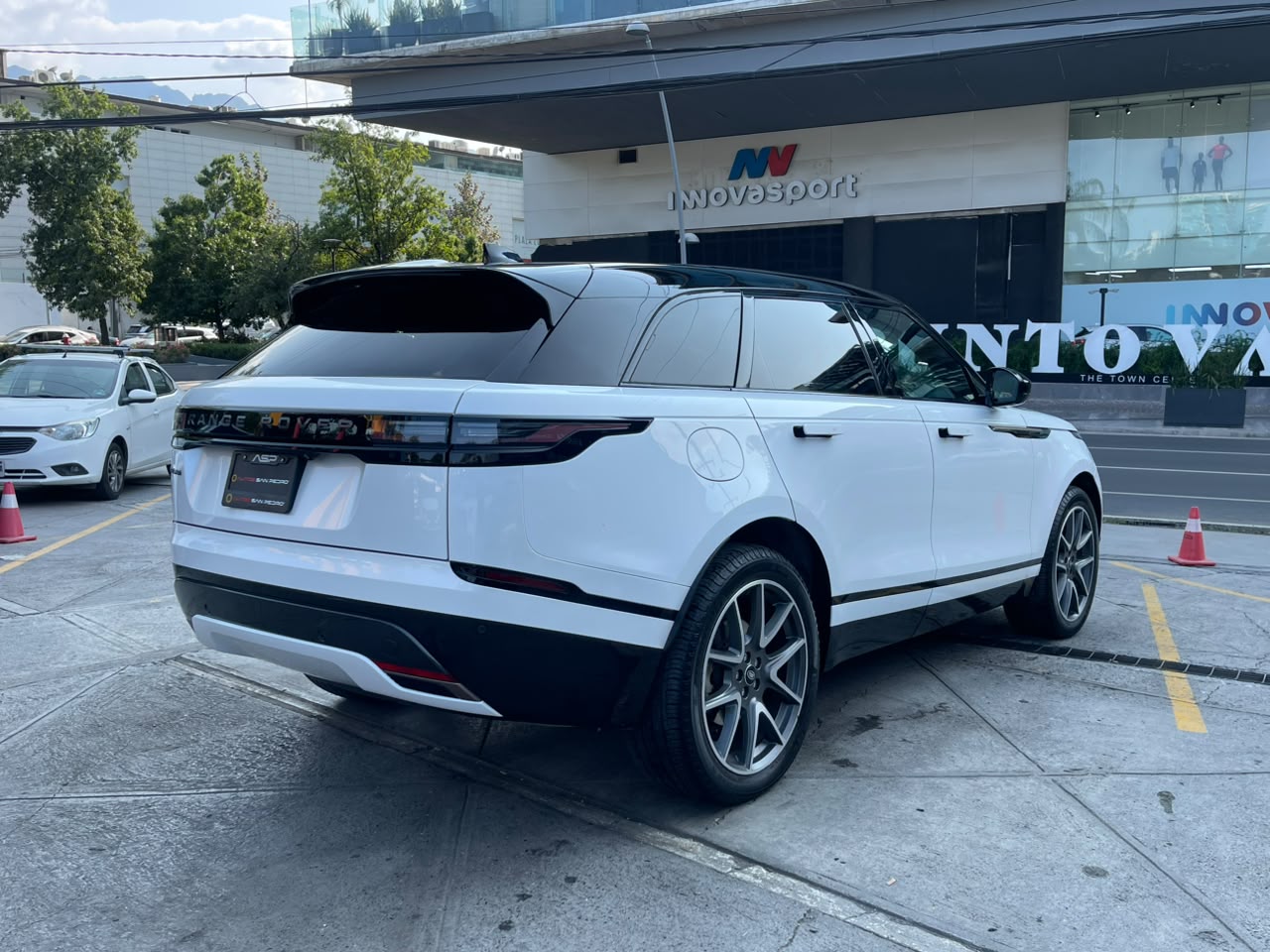 RANGE ROVER VELAR R DYNAMIC SE 404PS HEV