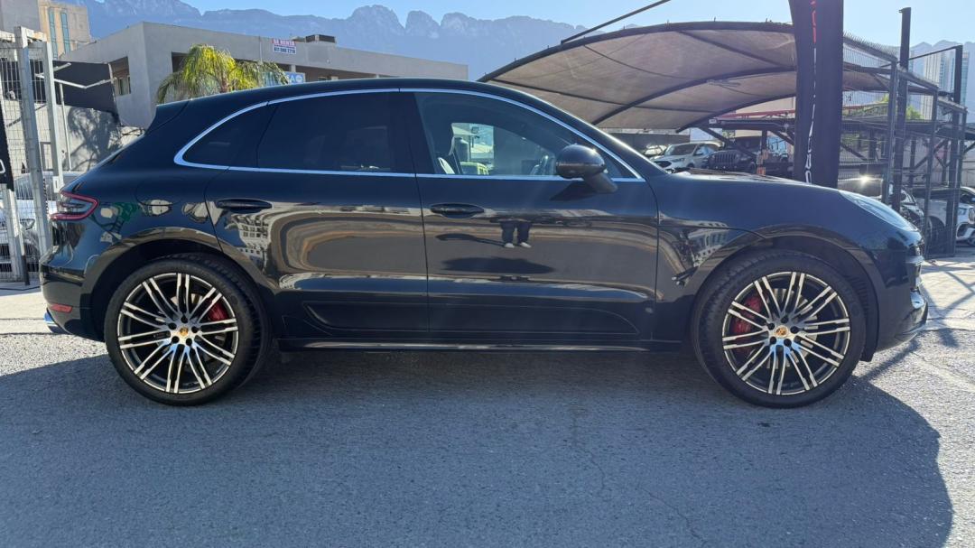 Porsche MACAN TURBO 2018