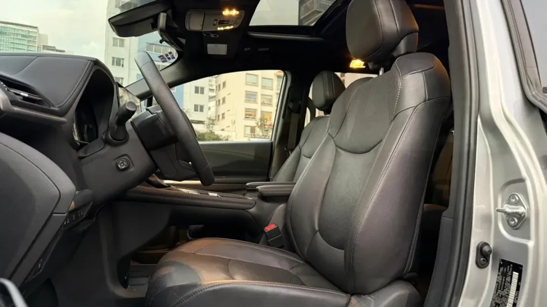 Toyota SIENNA HIBRIDA LIMITED 2025
