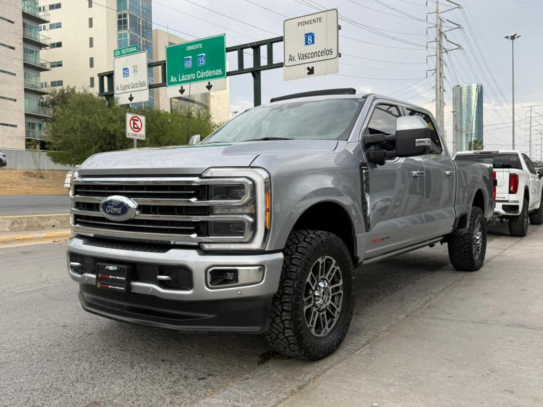 Ford SUPER DUTY LIMITED 2023