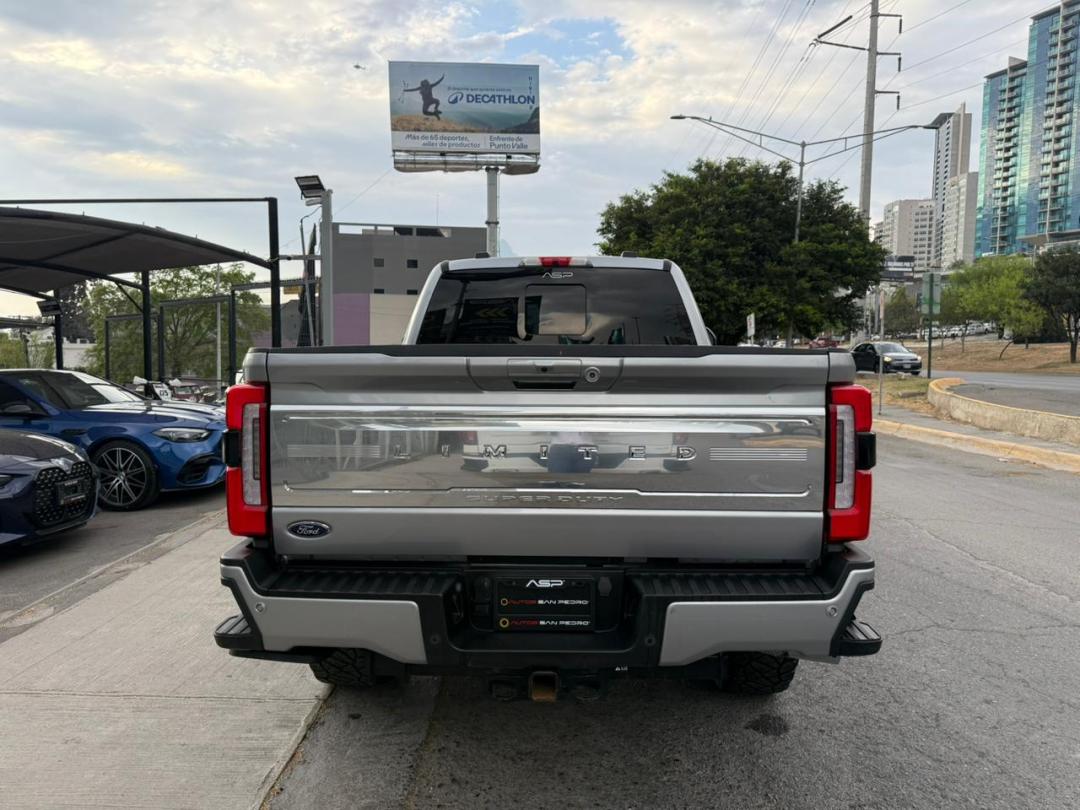 Ford SUPER DUTY LIMITED 2023