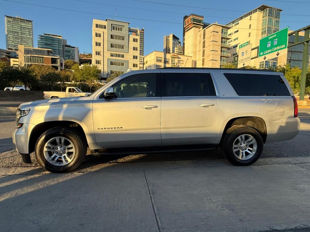 Chevrolet SUBURBAN LT 2018