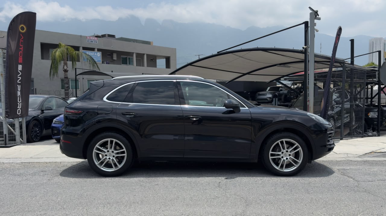 PORSCHE CAYENNE 2020