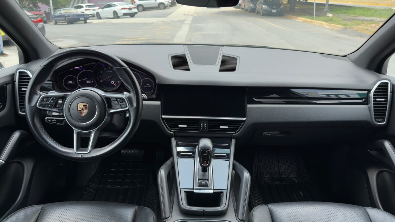 PORSCHE CAYENNE 2020