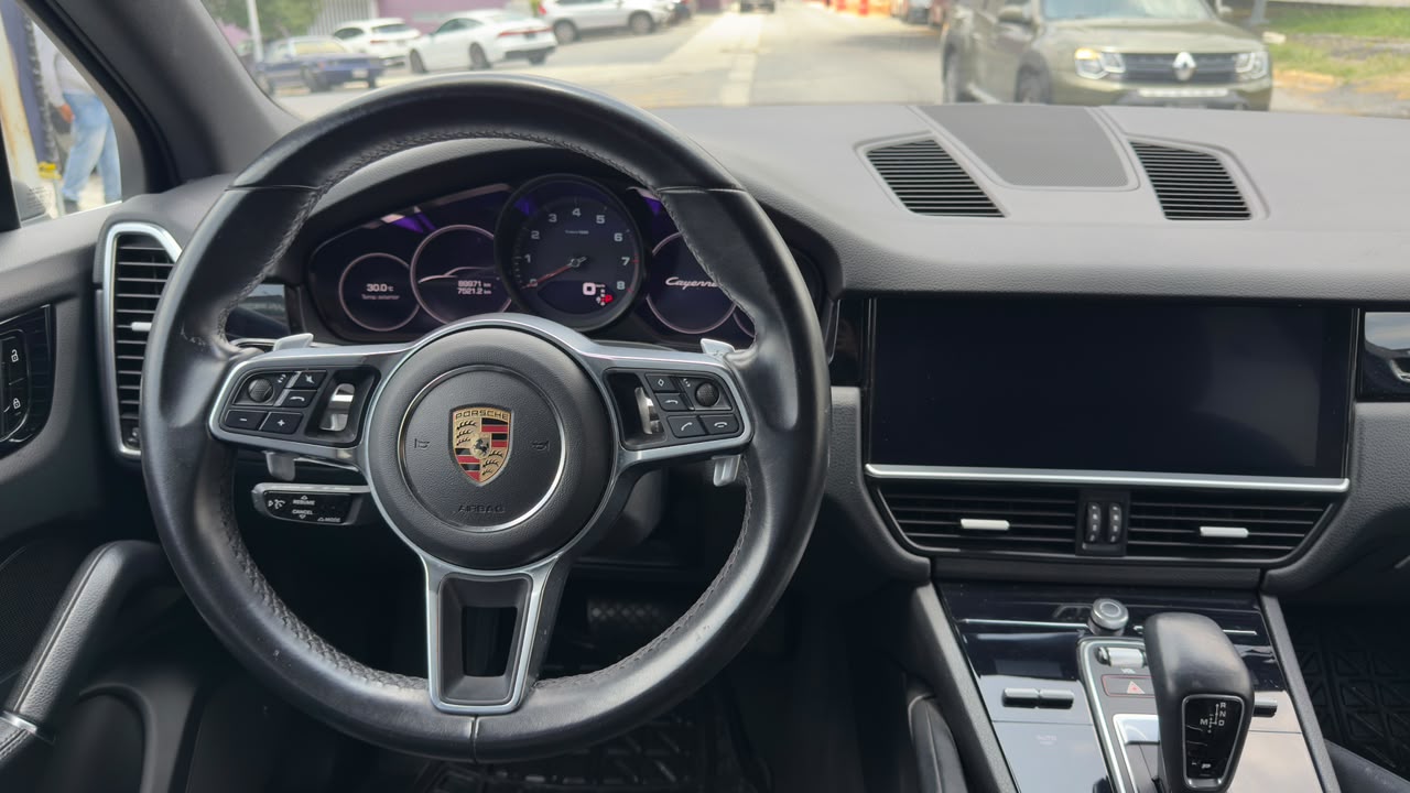 PORSCHE CAYENNE 2020