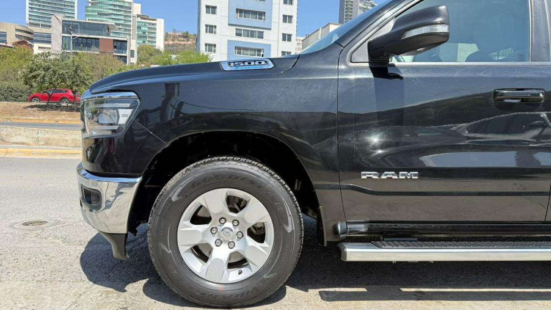 DODGE RAM 1500 BIGHORN 4X4 2022