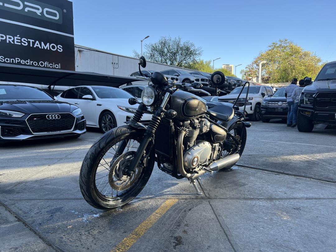 TRIUMPH BONNEVILLE BOBBER 2018
