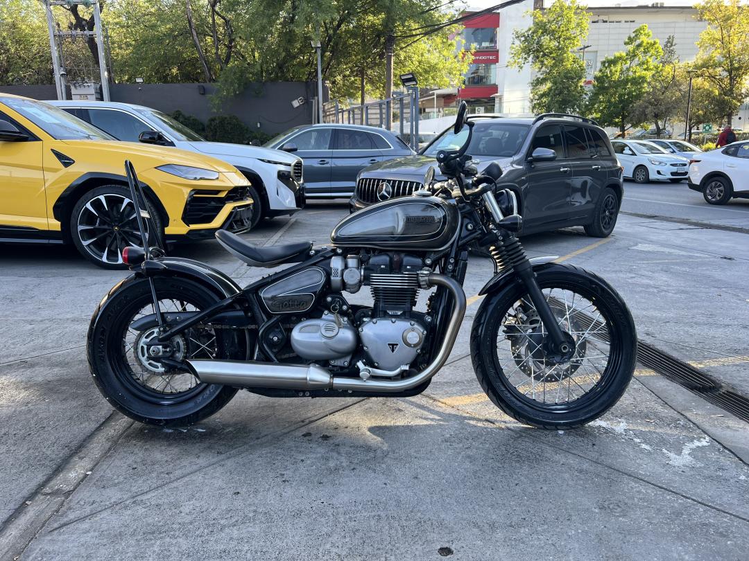 TRIUMPH BONNEVILLE BOBBER 2018