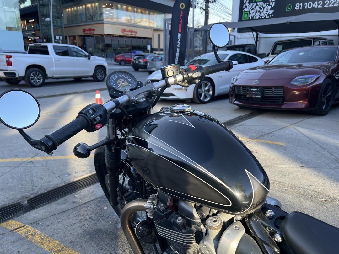 TRIUMPH BONNEVILLE BOBBER 2018