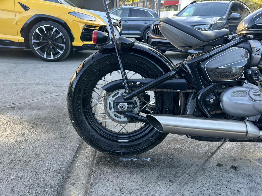 TRIUMPH BONNEVILLE BOBBER 2018