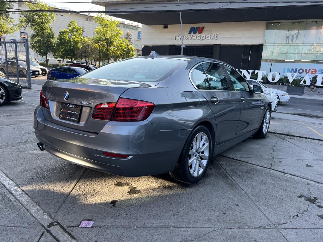 BMW 520IA 2016
