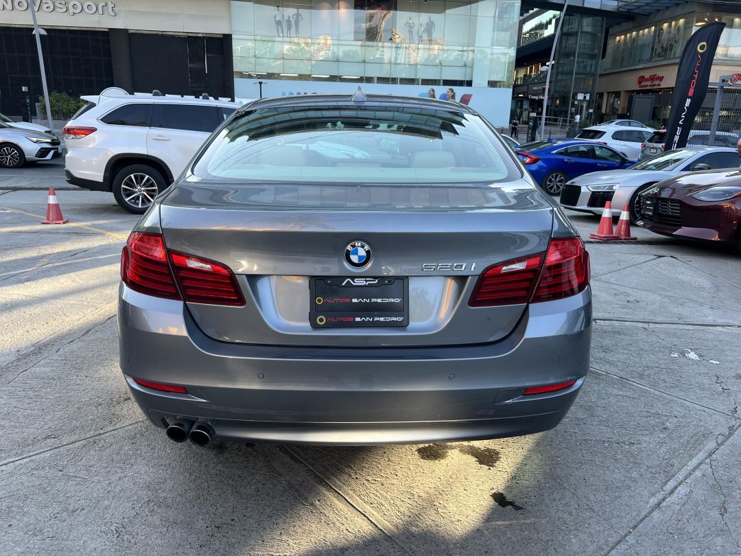 BMW 520IA 2016