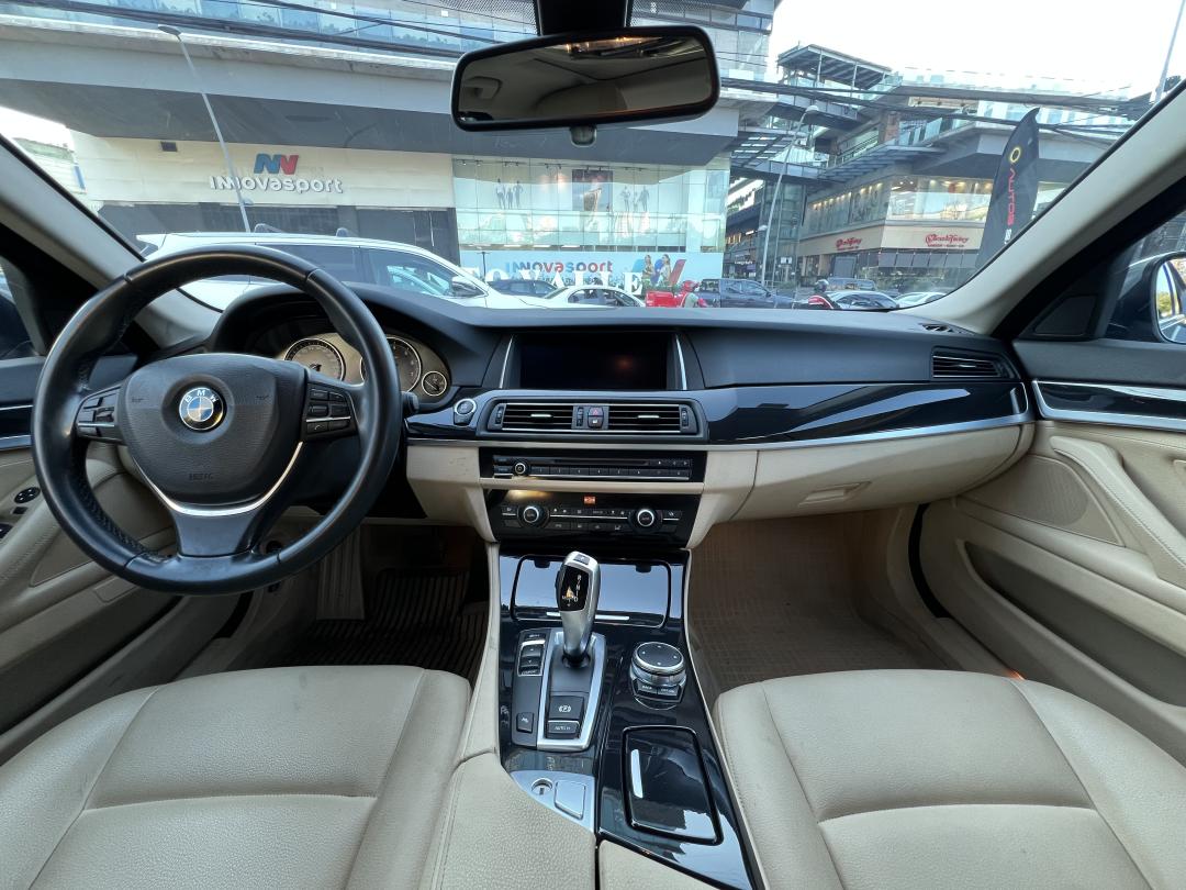 BMW 520IA 2016