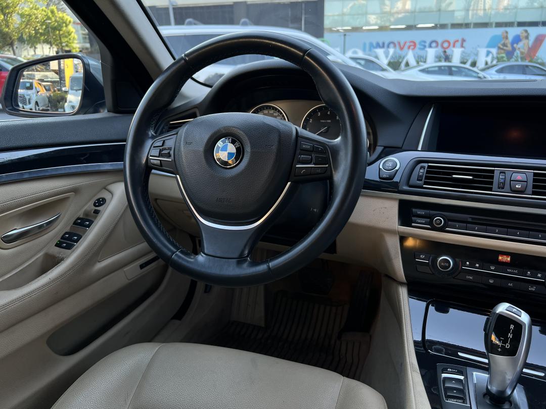 BMW 520IA 2016
