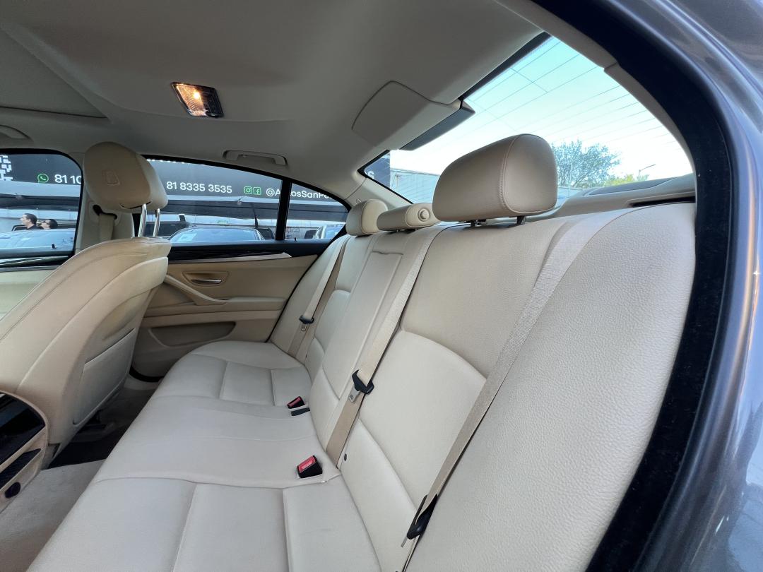 BMW 520IA 2016