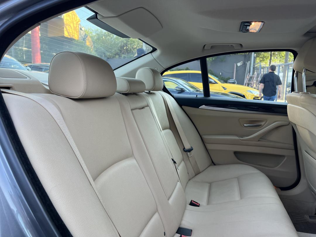 BMW 520IA 2016