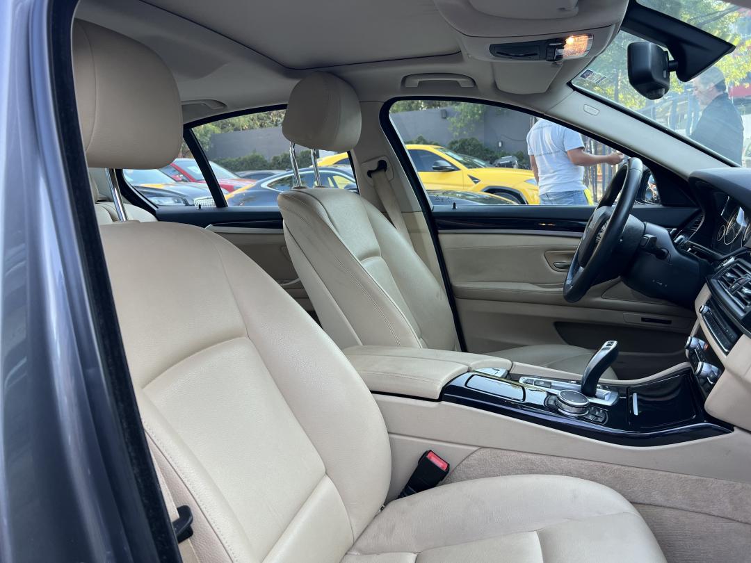 BMW 520IA 2016