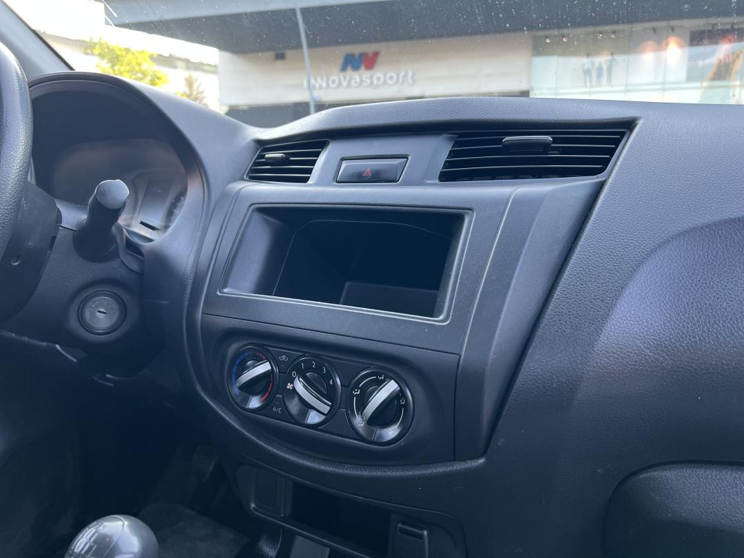Nissan NP300 CHASIS CABINA 2020
